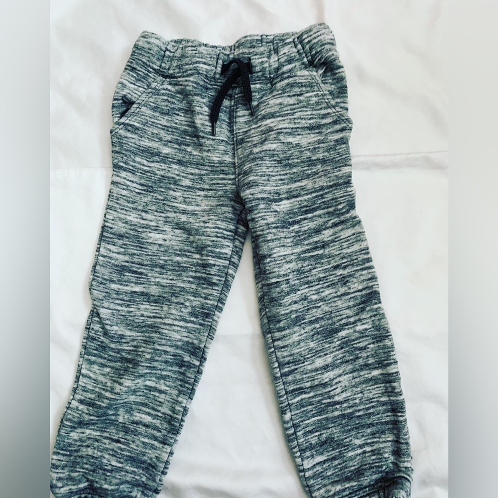 Guc old navy sweatpants